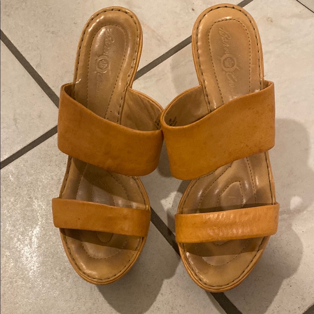 Women's Tan Slide Sandals